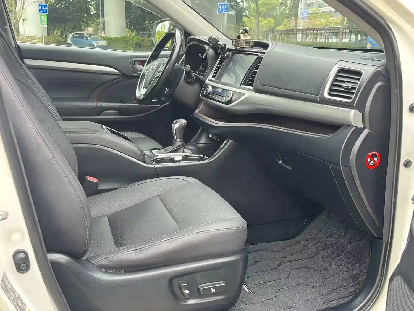 Toyota Highlander 2015 2.0T FWD Luxury Edition 7-seater фото 3