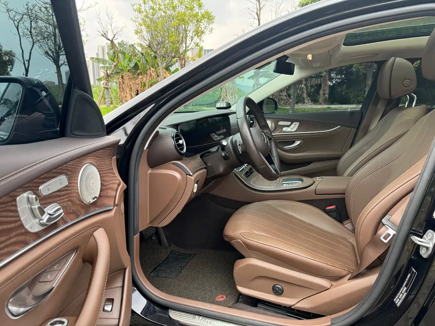 Mercedes-Benz E-Class 2023 E 300 L Luxury фото 4