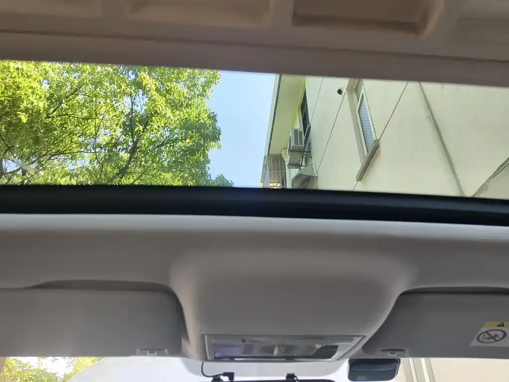 Škoda Skoda Rapid Spaceback 2018 1.6L Manual Comfort фото 7