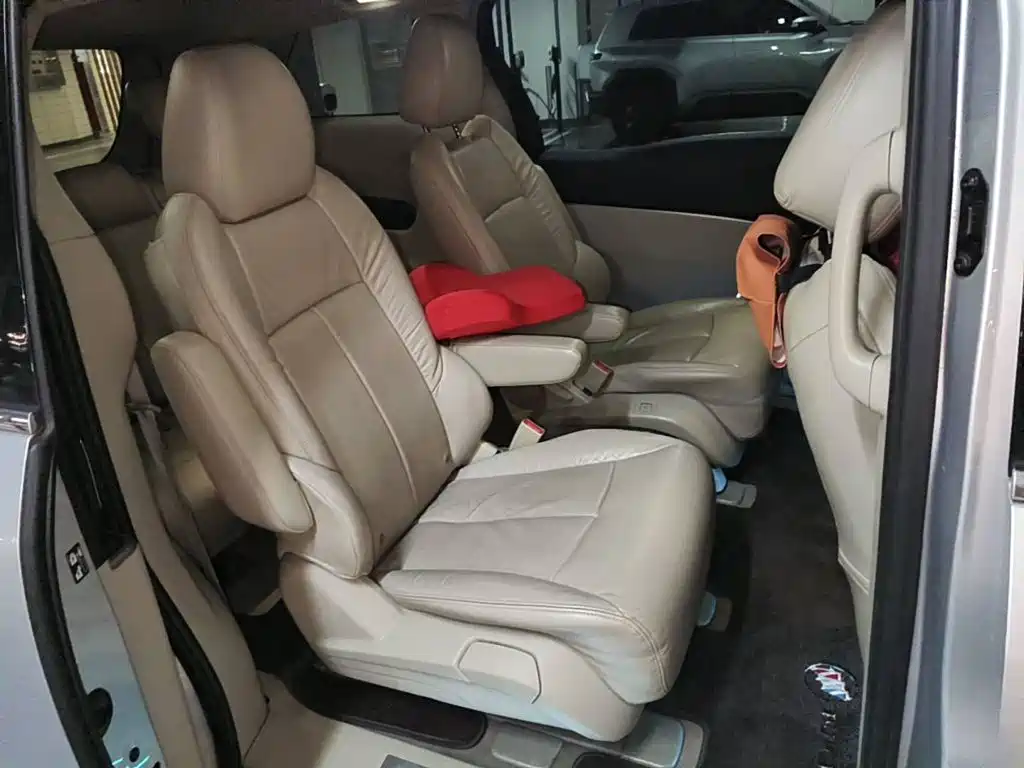 Photo 11 - Buick GL8