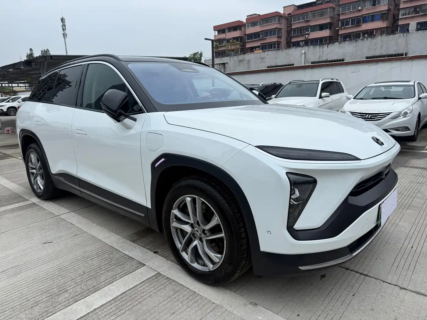 Фото 2 - NIO ES6