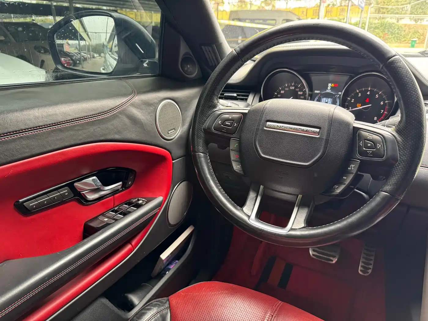 Land Rover Range Rover Evoque (Import) 2017 2.0T Convertible фото 7