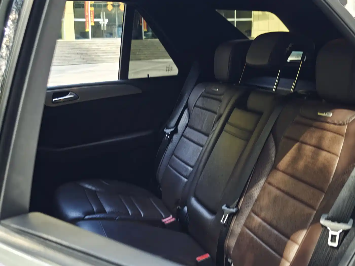 Mercedes-Benz M-Class AMG 2012 AMG ML 63 фото 15
