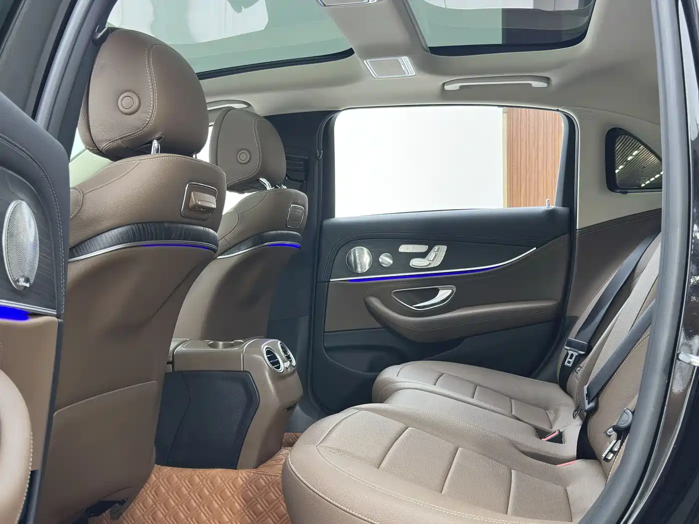 Mercedes-Benz E-Class 2020 Facelift E 300 L Sport Exclusive фото 6