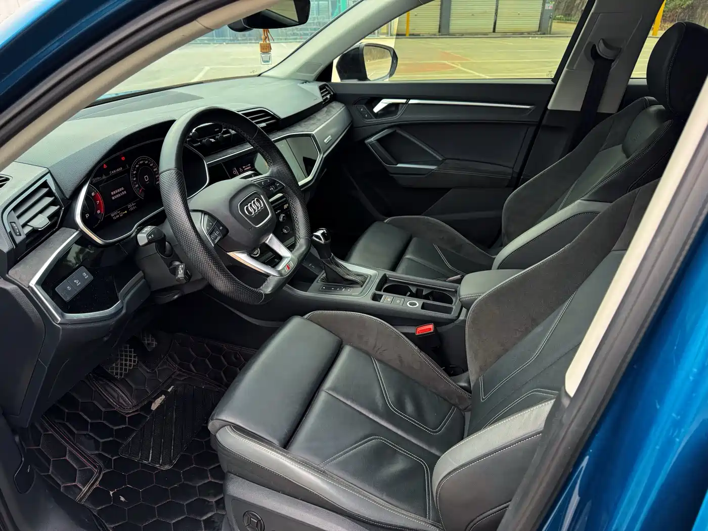 Audi Q3 Sportback 2023 40 TFSI Fashion фото 8