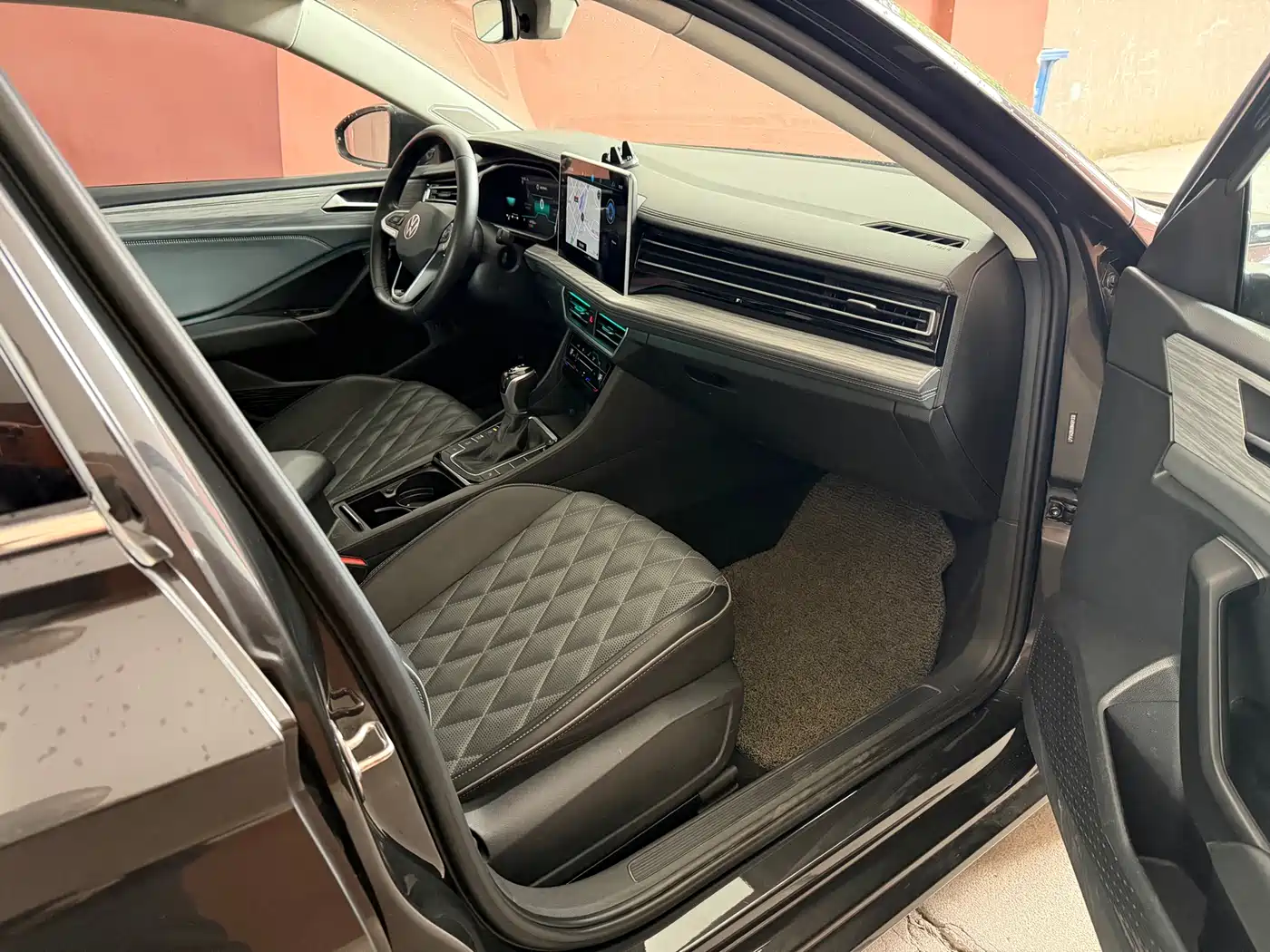 Volkswagen Sagitar 2023 Model Year 200TSI DSG Surpass Edition фото 12