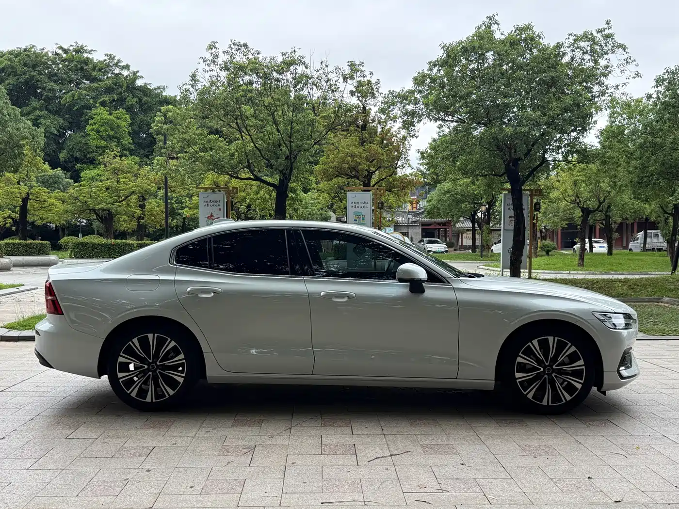 Volvo S60 2024 2024 B4 Inscription Luxury Edition