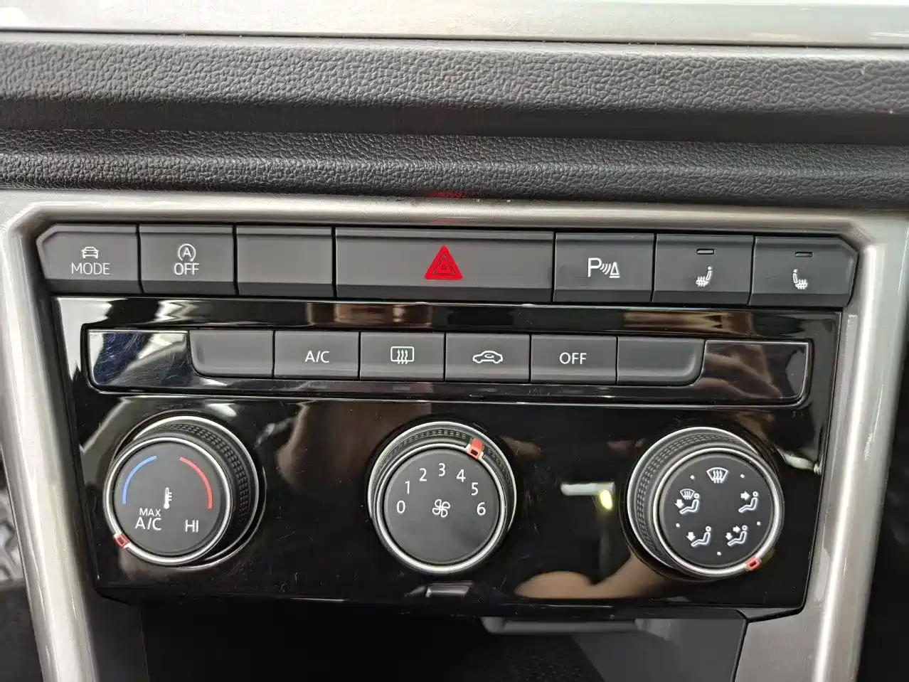 Volkswagen T-Roc, миниатюра 12
