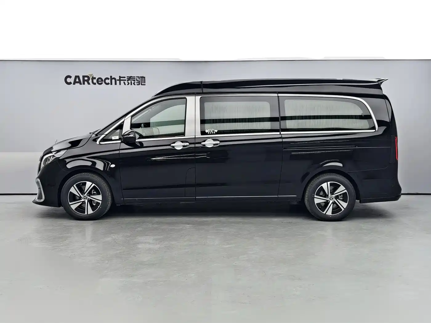 Mercedes-Benz Vito 2024 2.0T Business 7-Seater фото 3
