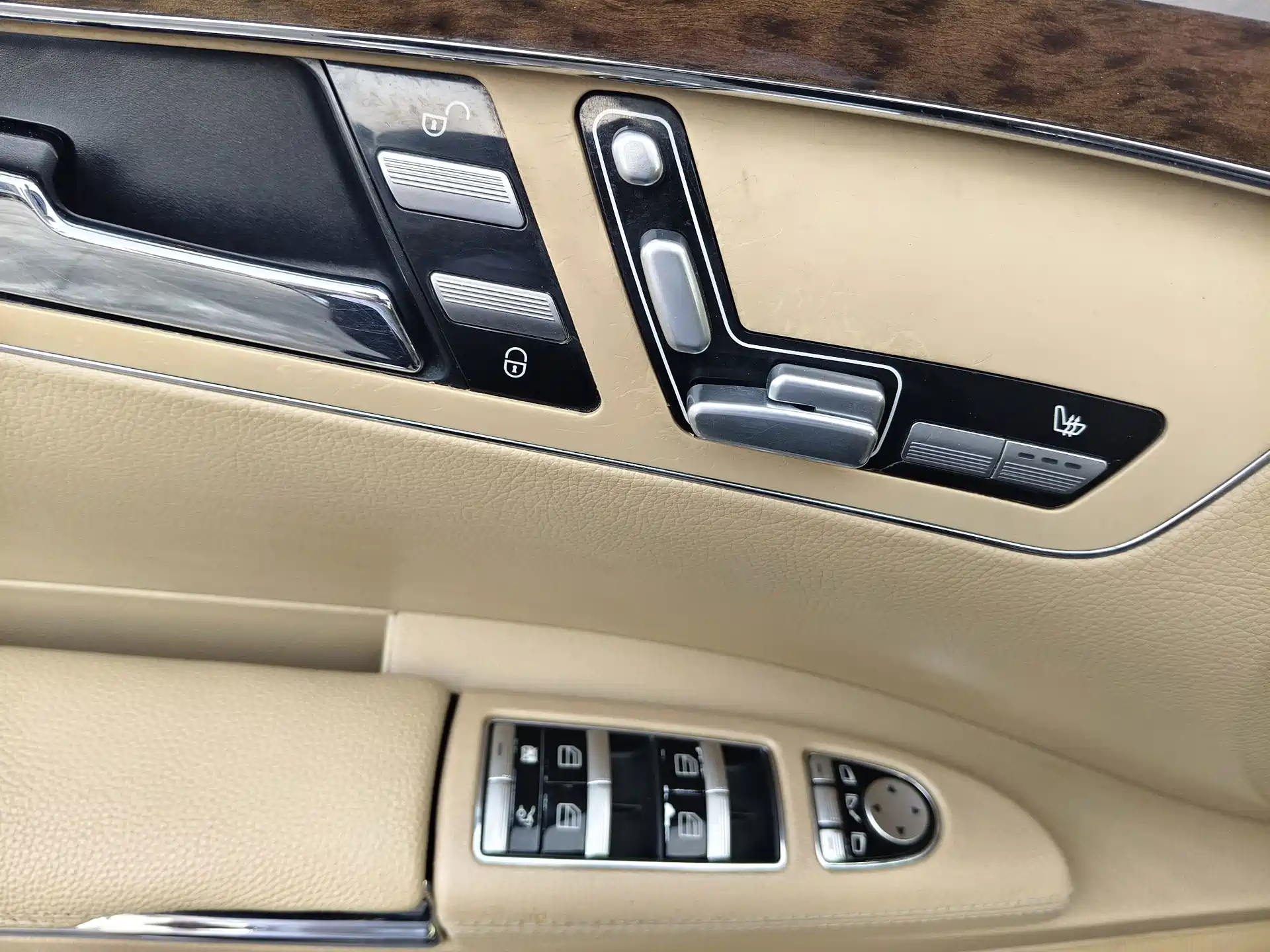 Photo 15 - Mercedes-Benz S-Class