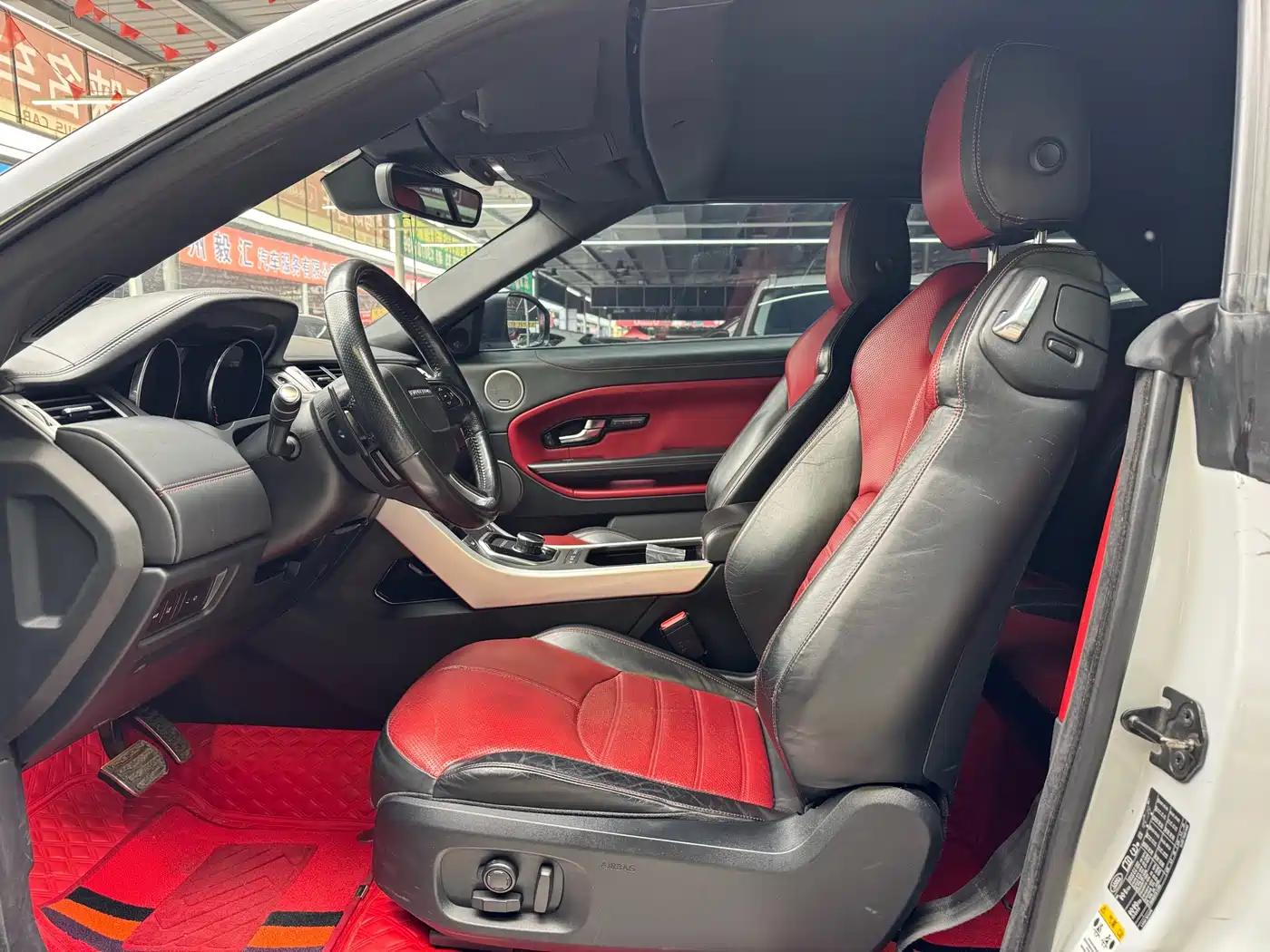 Land Rover Range Rover Evoque (Import) 2017 2.0T Convertible фото 6