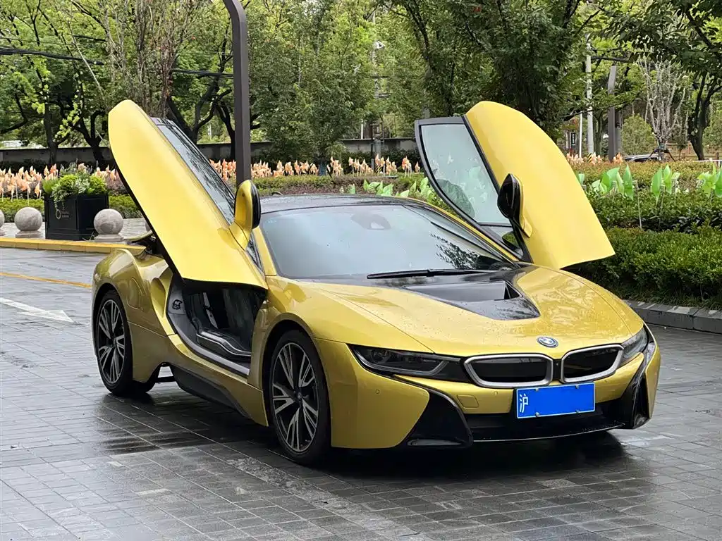 صورة 4 - BMW i8