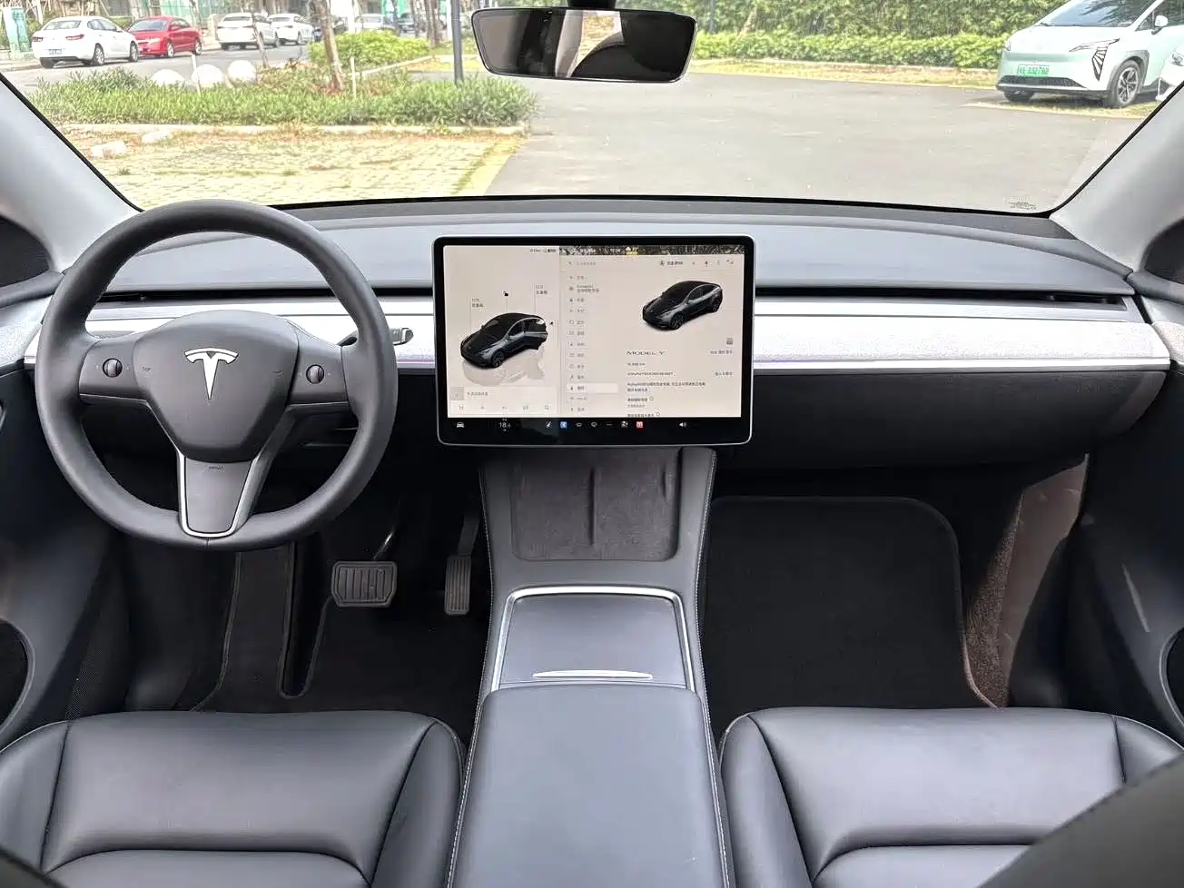 TESLA MODEL Y