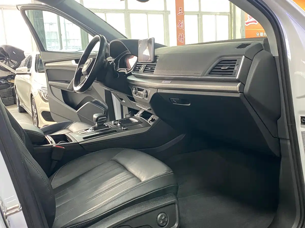 Audi Q5L 2020 45 TFSI Exclusive Fashion фото 11