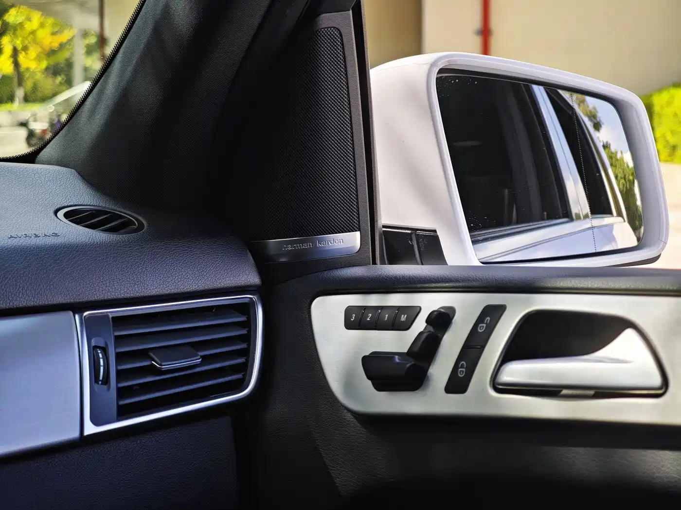 Mercedes-Benz M-Class AMG 2012 AMG ML 63 фото 10