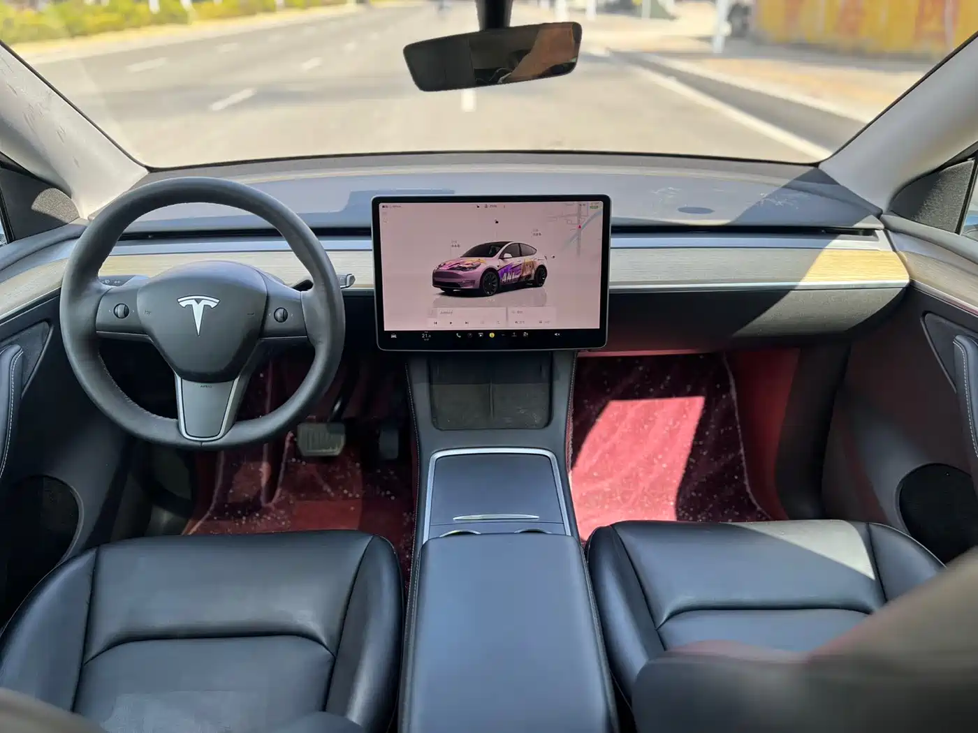 TESLA MODEL Y