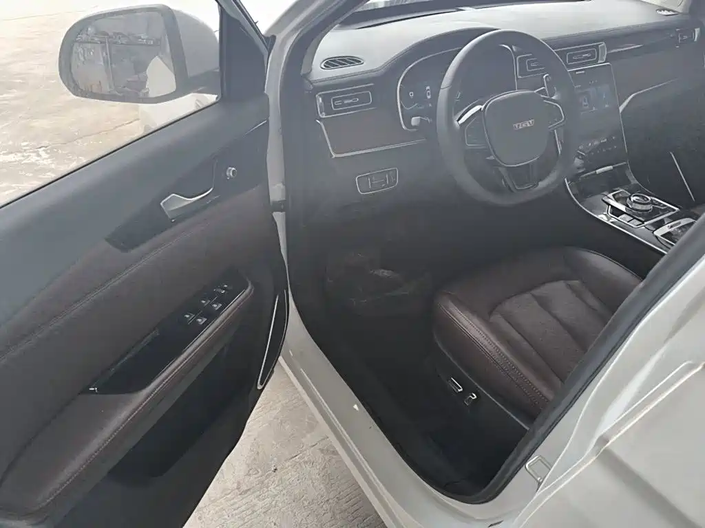 Sinotruk VGV VGV U75PLUS 2022 2021 2.0TGDI Luxury Pro 7-seater