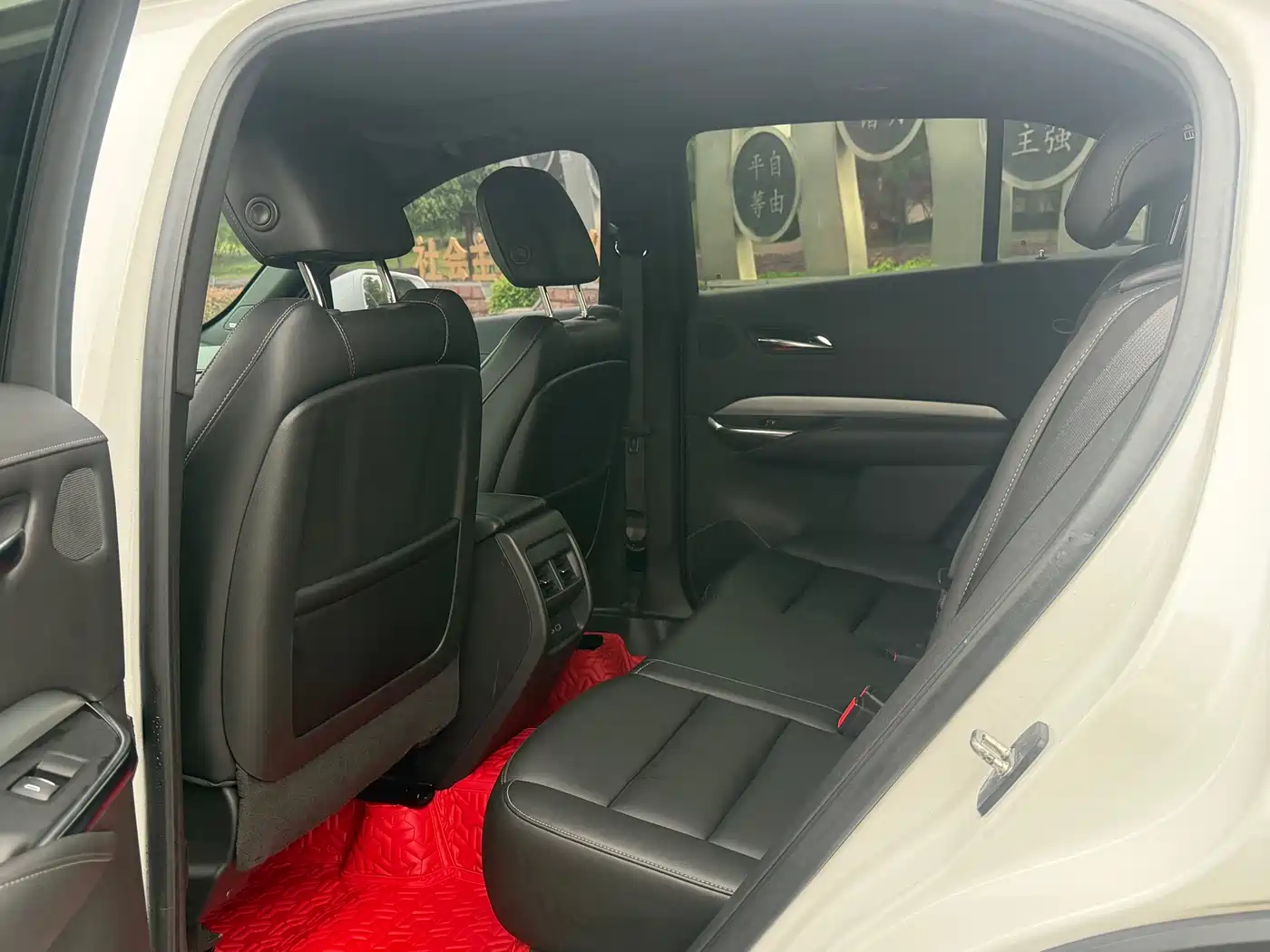 Cadillac XT4 2018 28T FWD Leading Edition фото 8