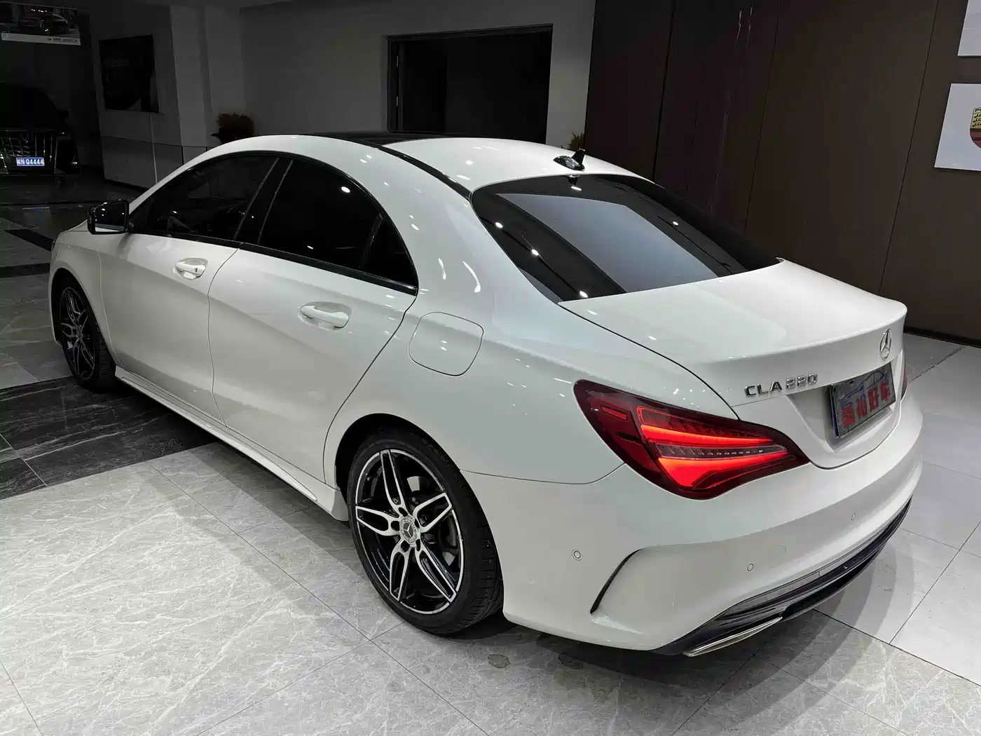 Mercedes-Benz CLA (Import) 2017 CLA 220 4MATIC фото 4