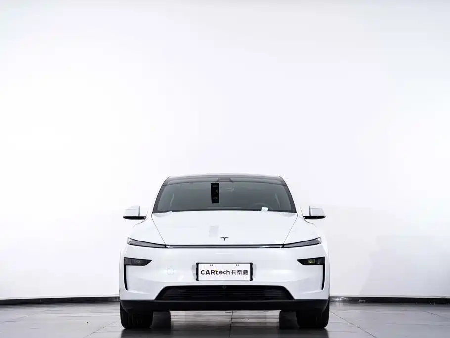 Photo 4 - Tesla Model Y
