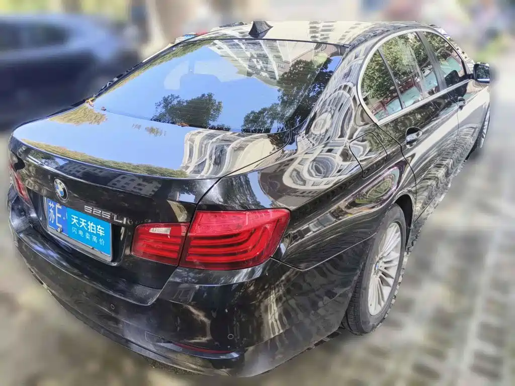 Фото 2 - BMW 5 Series