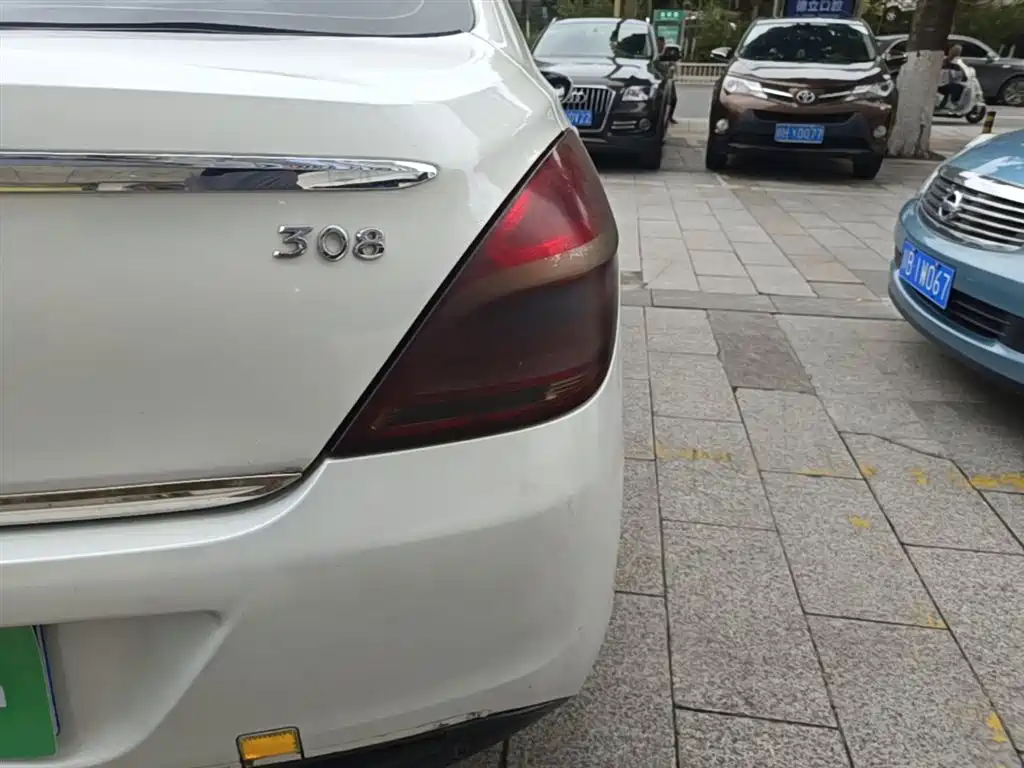 Peugeot 308 2014 Model Joy Edition Classic 1.6L Manual Trend Style фото 8