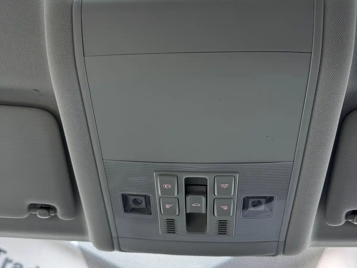 Volkswagen Passat 2022 280TSI Elite Edition фото 16