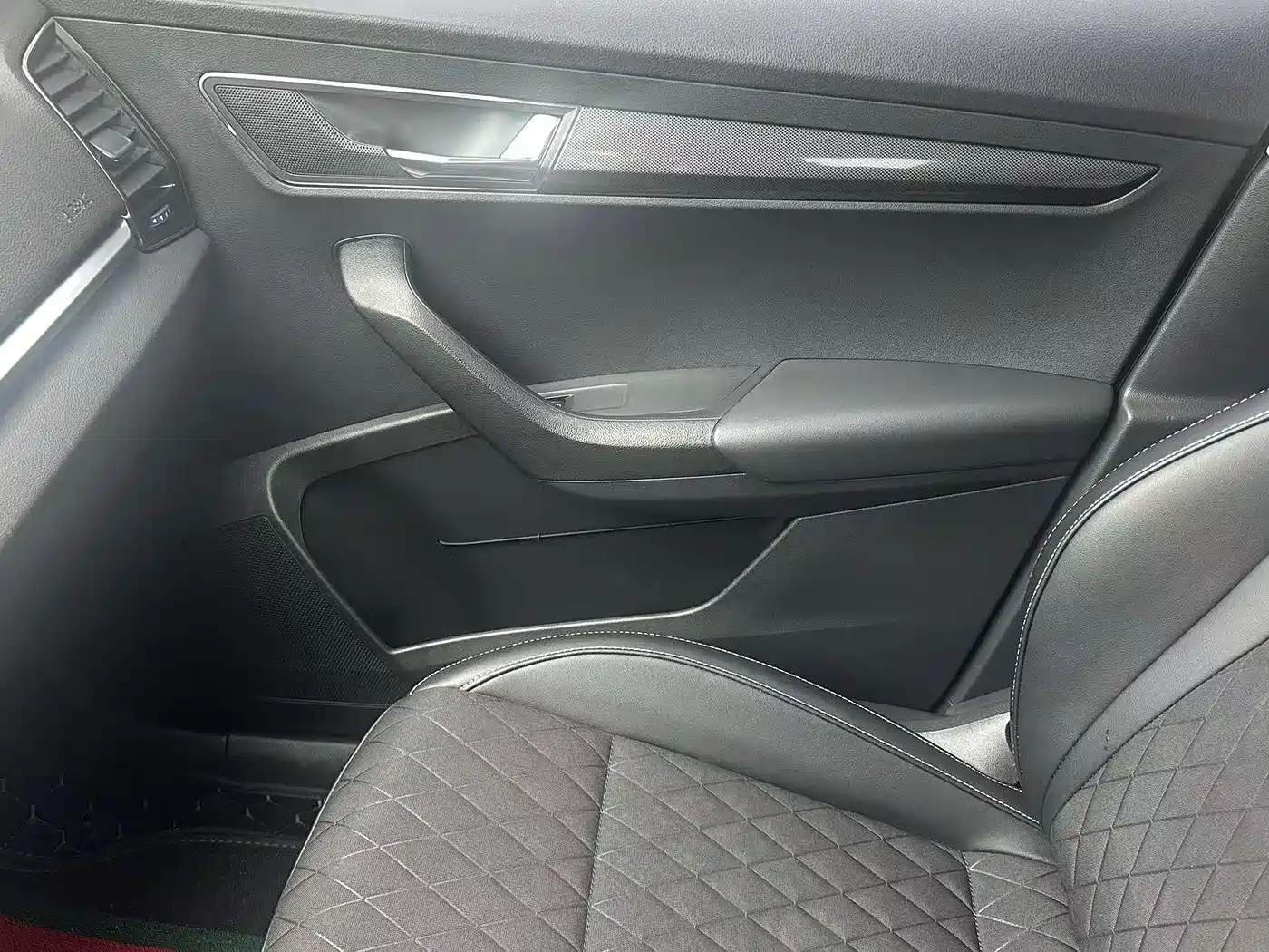 Škoda Karoq 2021 TSI280 Luxury Edition фото 13
