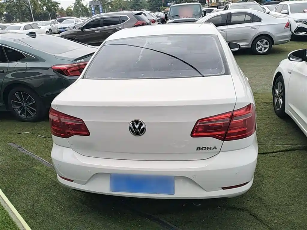 Volkswagen Bora 2014 1.6L Manual Comfort Edition фото 6