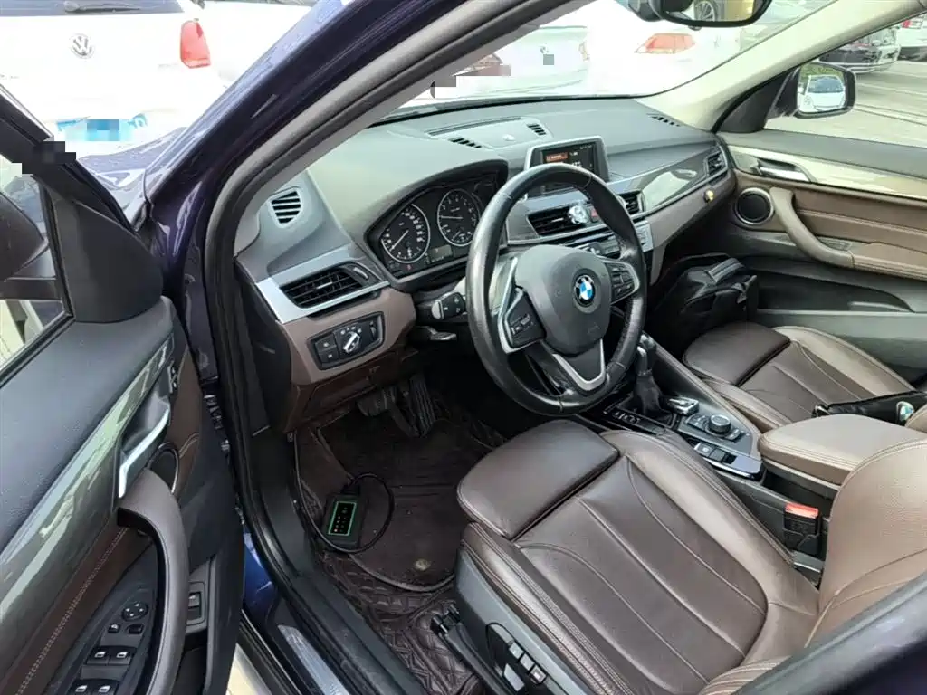 BMW X1 2018 sDrive18Li Premium Model фото 16
