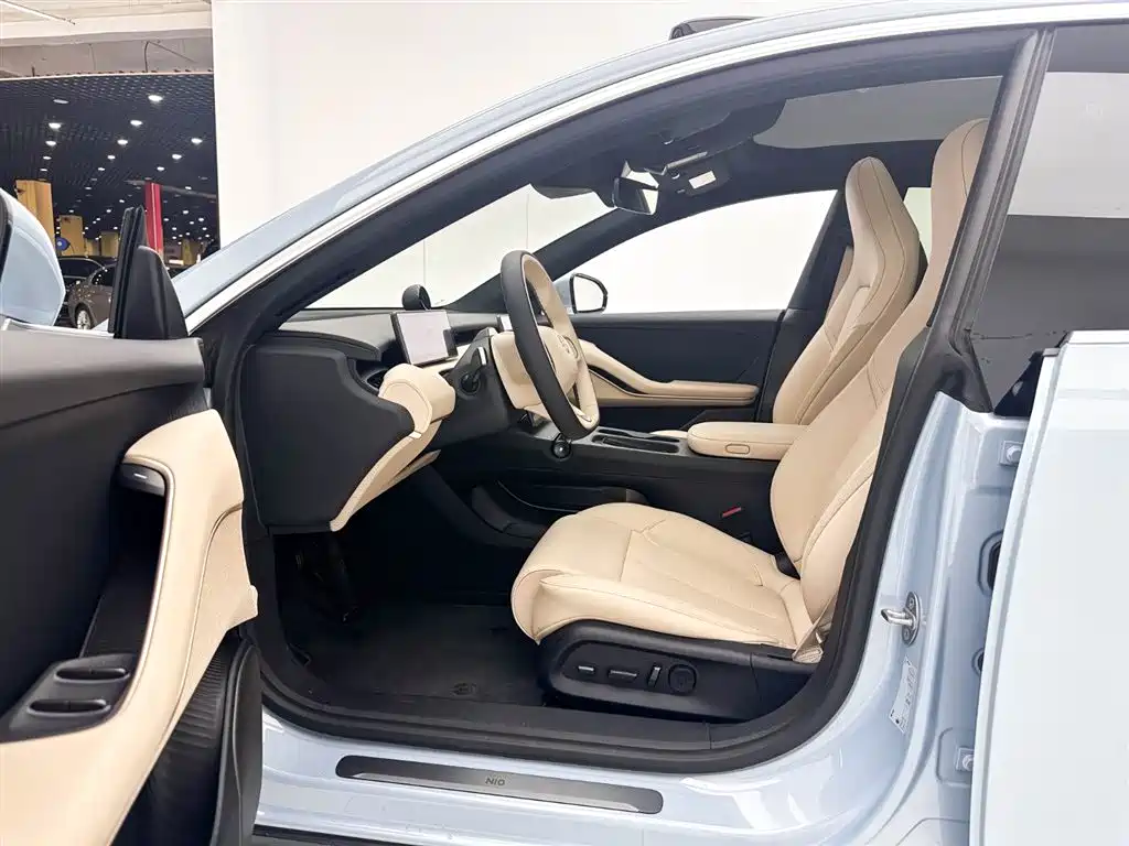 NIO NIO ET5T