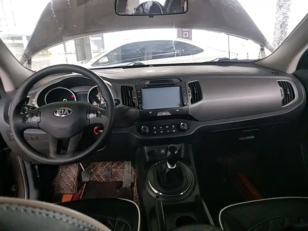 Kia Sportage 2016 2.0L Manual 2WD GL фото 10
