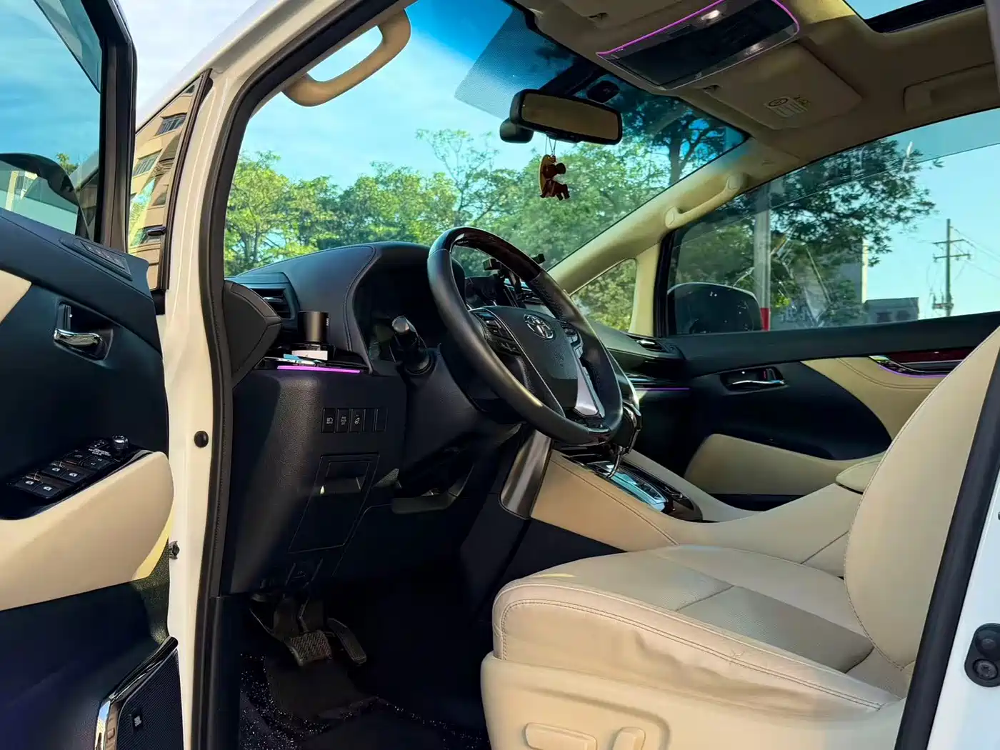 Toyota Alphard 2015 3.5L Luxury Edition фото 4
