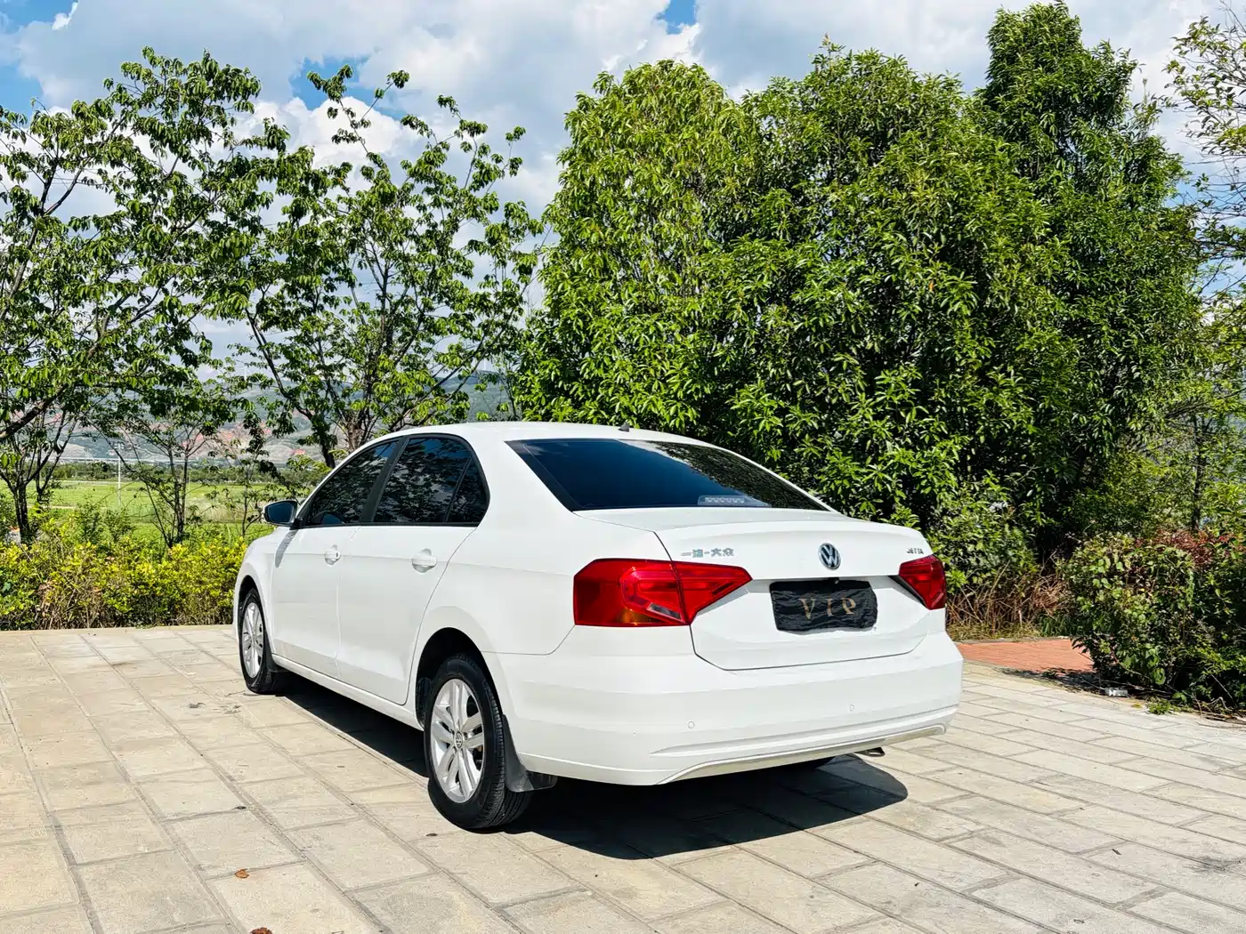 Volkswagen Jetta 2019 Dream Edition 1.4L Manual Fashion фото 6