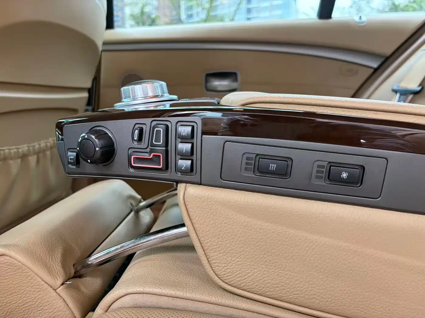 BMW 7 Series 2005 Model 740Li фото 18