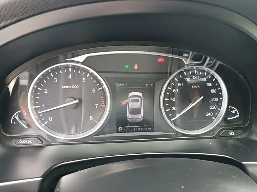 Фото 8 - Geely Borui