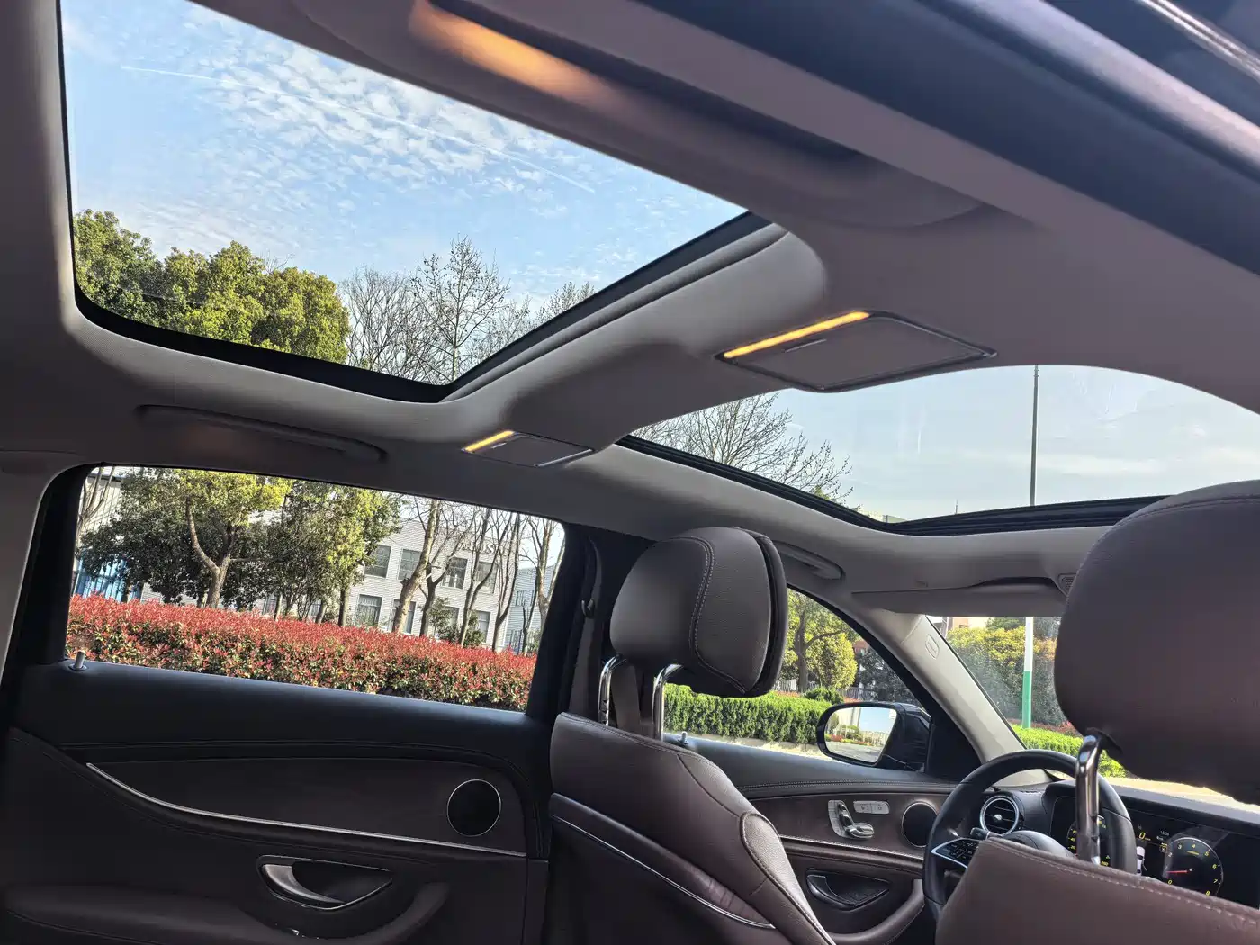 Mercedes-Benz E-Class 2023 E 300 L Fashion фото 16