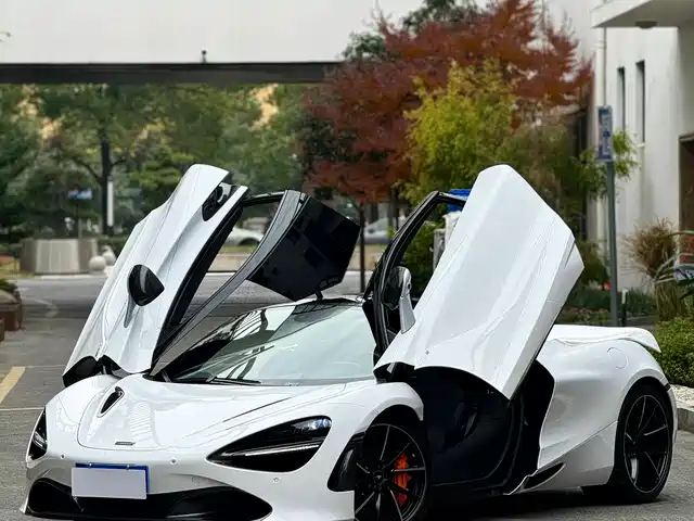 MCLAREN 720S