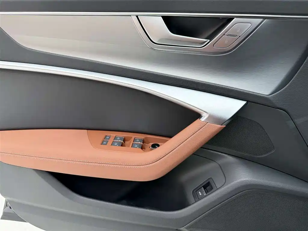 Audi A7L 2024 45 TFSI Luxury фото 21