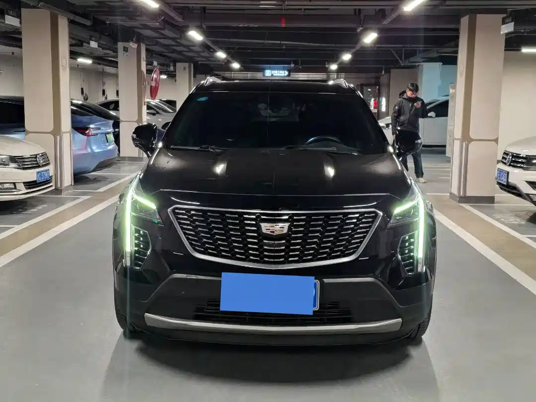CADILLAC XT4