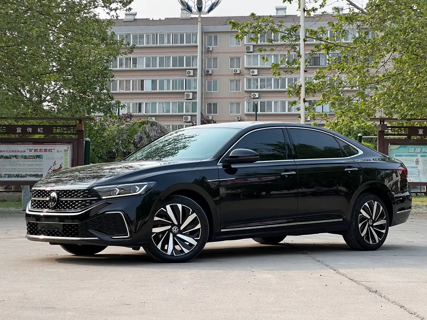 Volkswagen Passat 2022 330TSI Starlight Luxury Edition