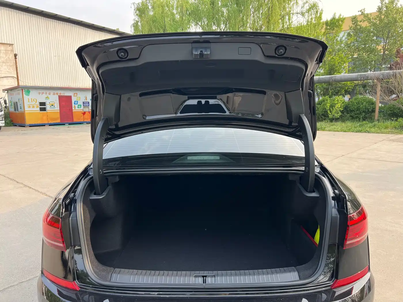 Volkswagen Passat 2022 330TSI Starlight Luxury Edition фото 21