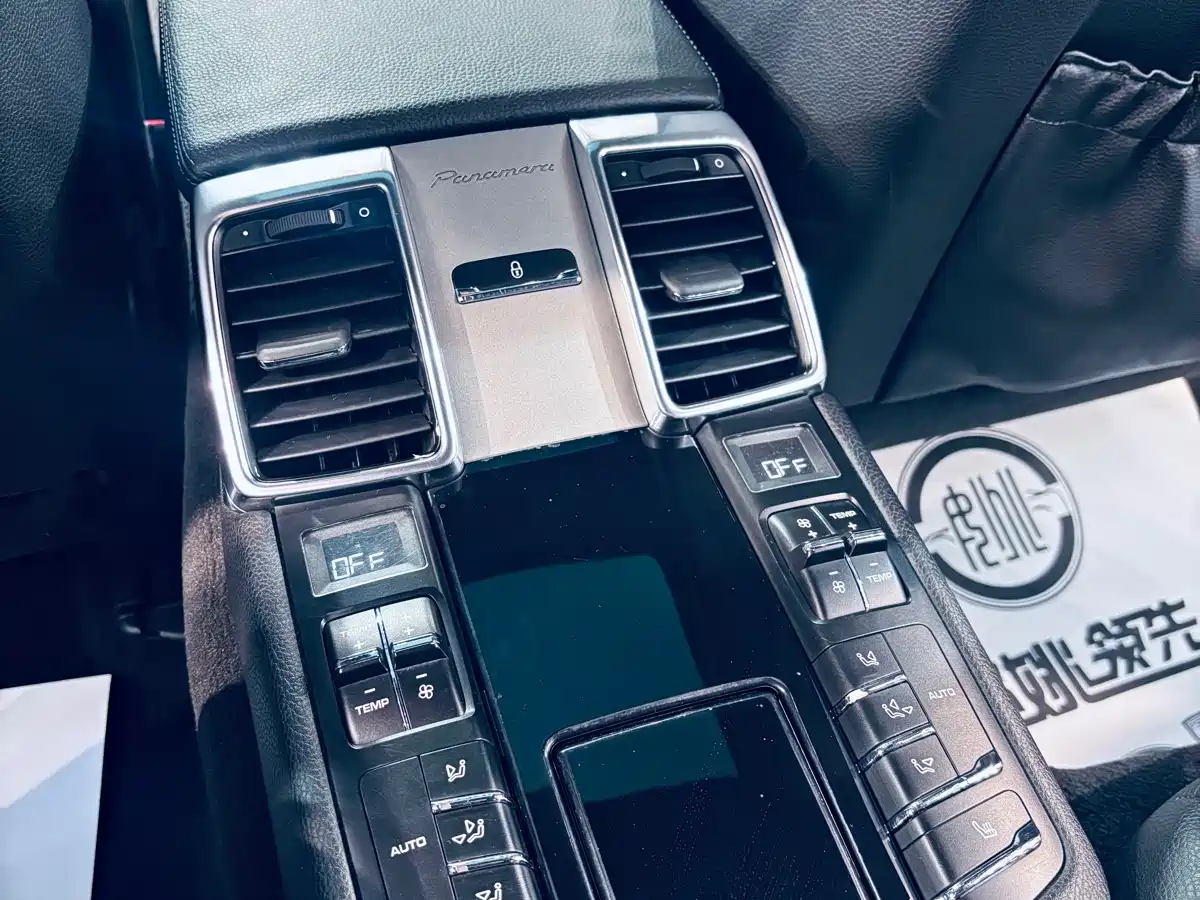 Porsche Panamera 2014 Panamera 4 3.0T фото 10