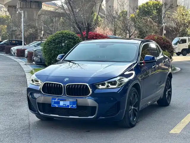 BMW X2