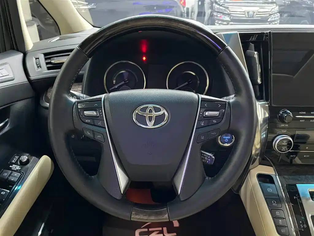 Toyota Alphard 2020 Hybrid 2.5L Premium Edition фото 10