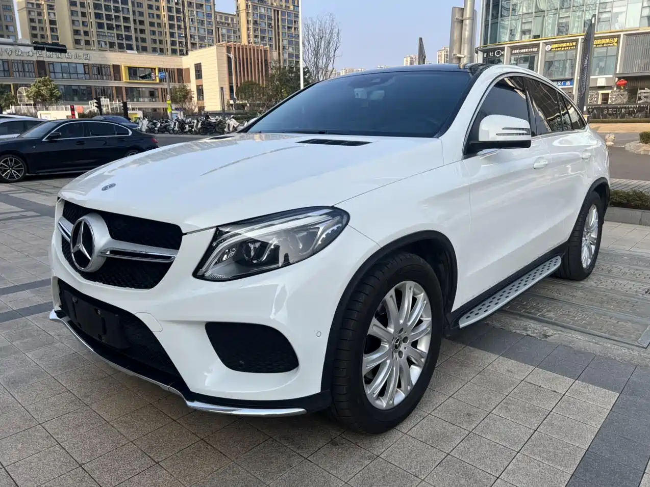 Mercedes-Benz GLE Coupe 2017 GLE 320 4MATIC Coupe SUV