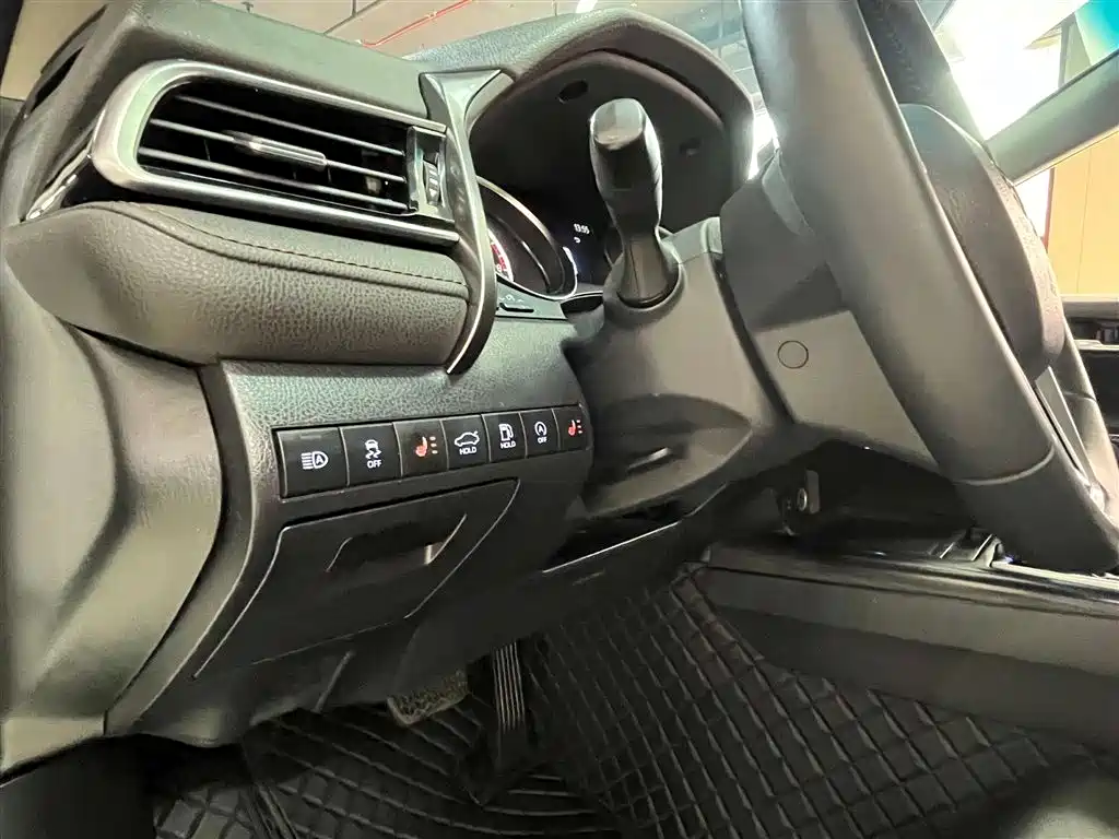 Toyota Camry 2021 2.0G Luxury Edition фото 23