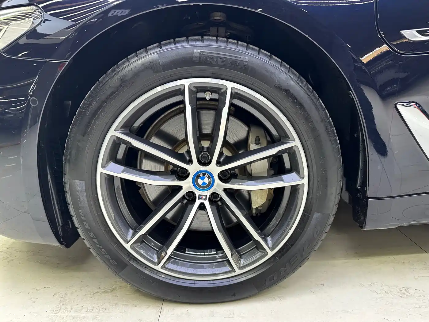 BMW 5 Series New Energy 2021 535Le M Sport Package фото 10