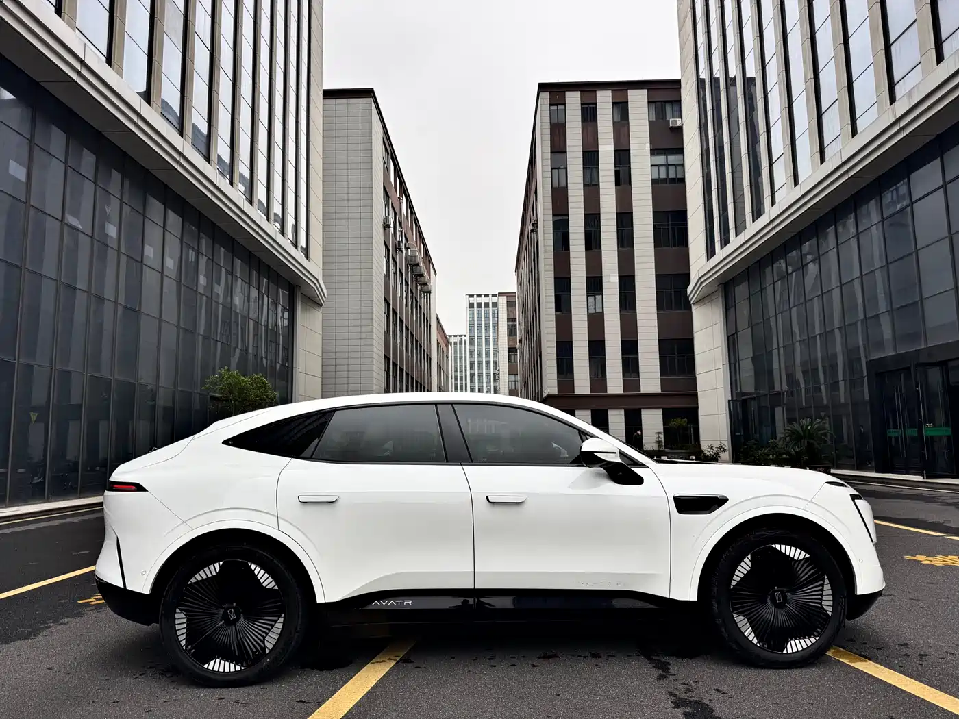 AVATR AVITA 11