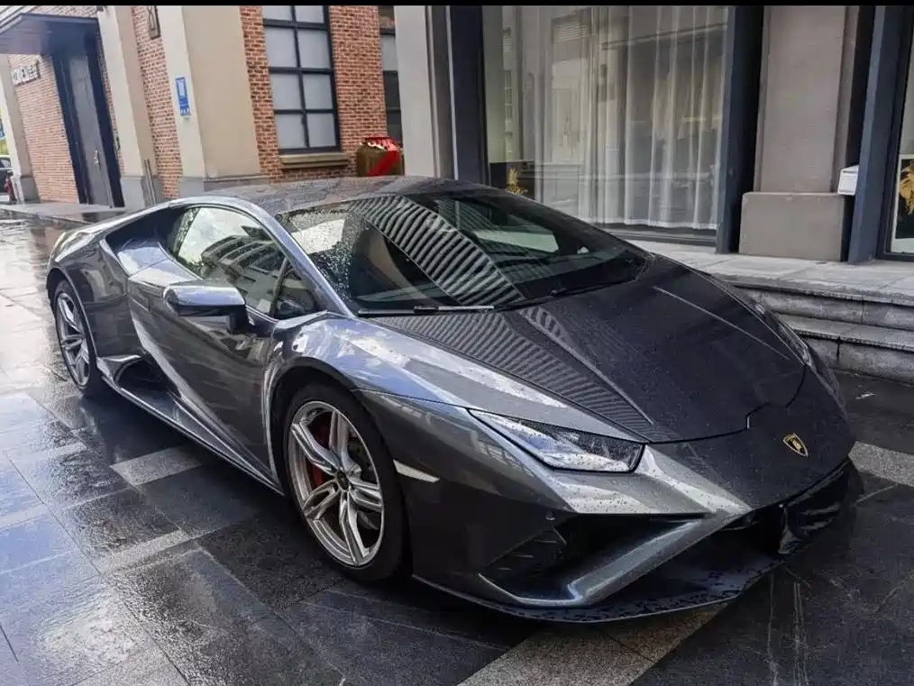LAMBORGHINI HURACÁN